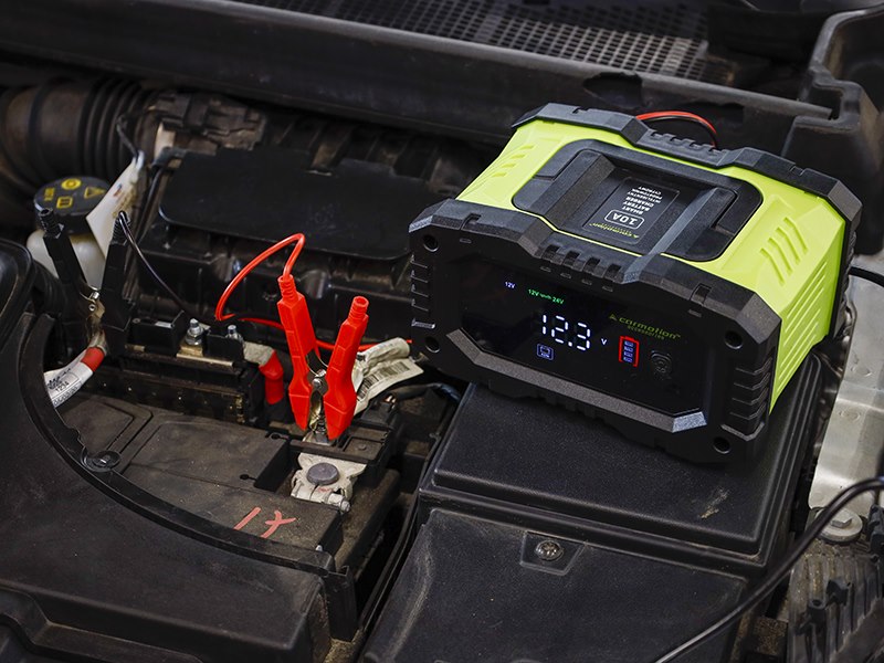 Carmotion Batterieladegerät Digital 10A bis 200Ah Starterbatterien