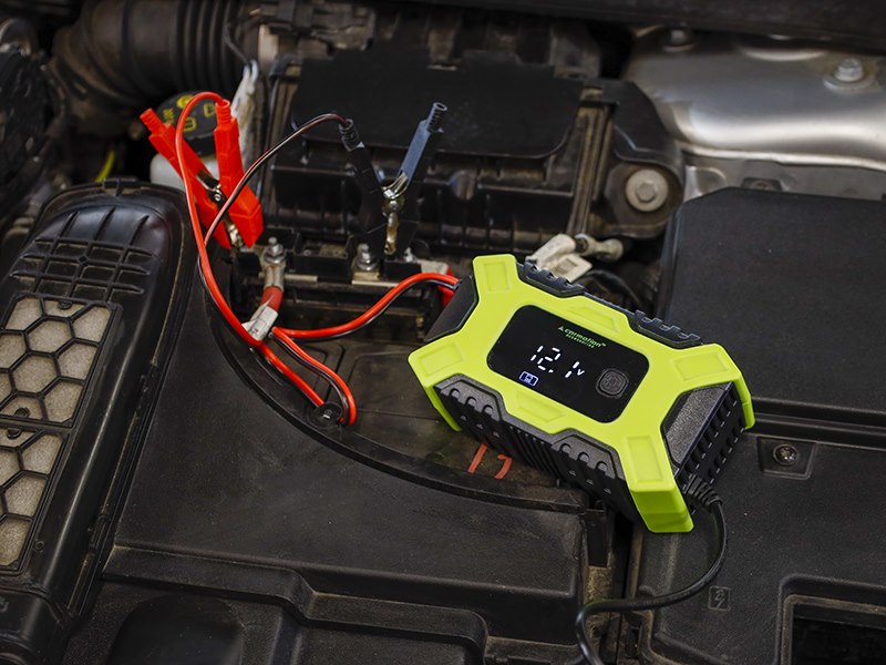 Carmotion Batterieladegerät Digital 6A bis 100Ah Starterbatterien